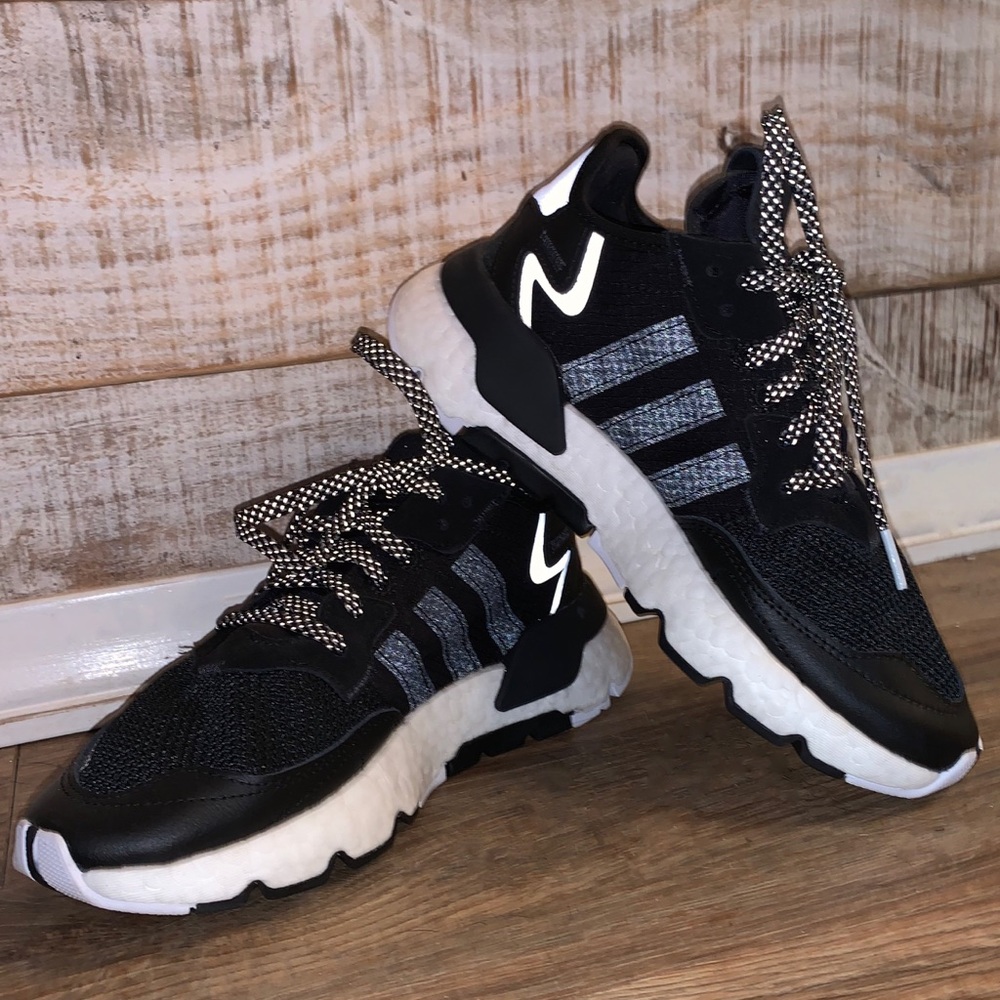 Mens 5.5/ women 7.5 Adidas running shoes